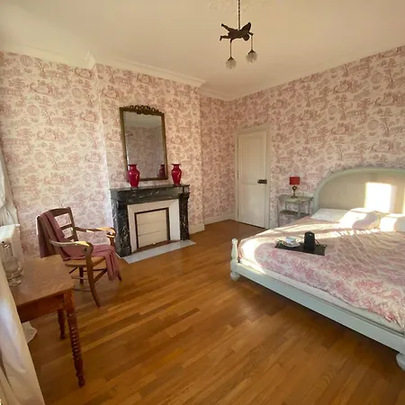 Chateau De Roberville 住宿加早餐酒店 3*